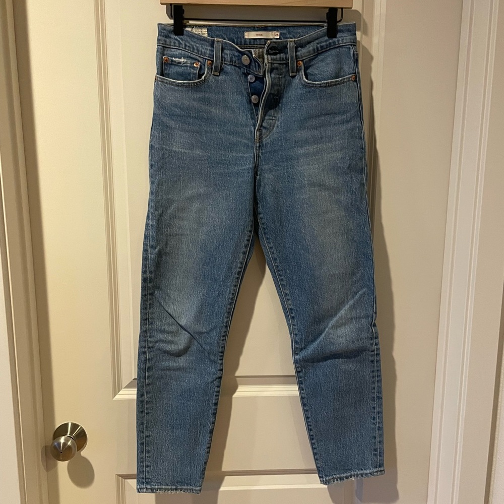 Levi wedgie jeans, size 26.